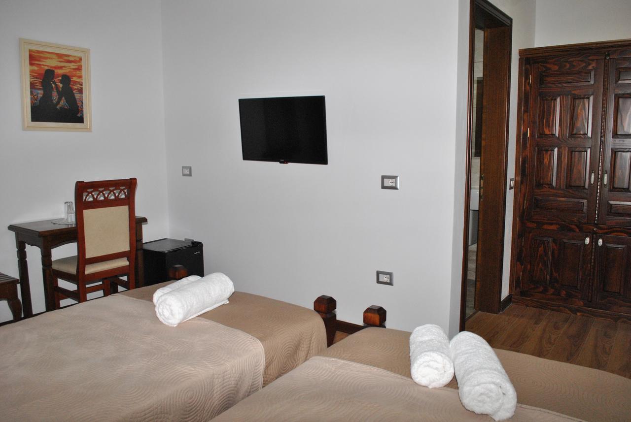 Hotel Kastro Gjirokaster Bagian luar foto