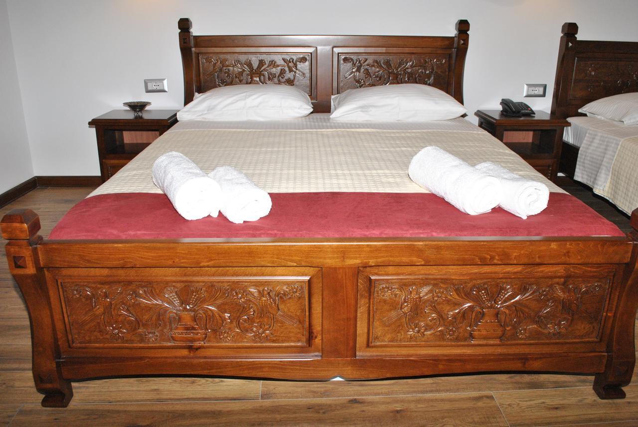Hotel Kastro Gjirokaster Bagian luar foto